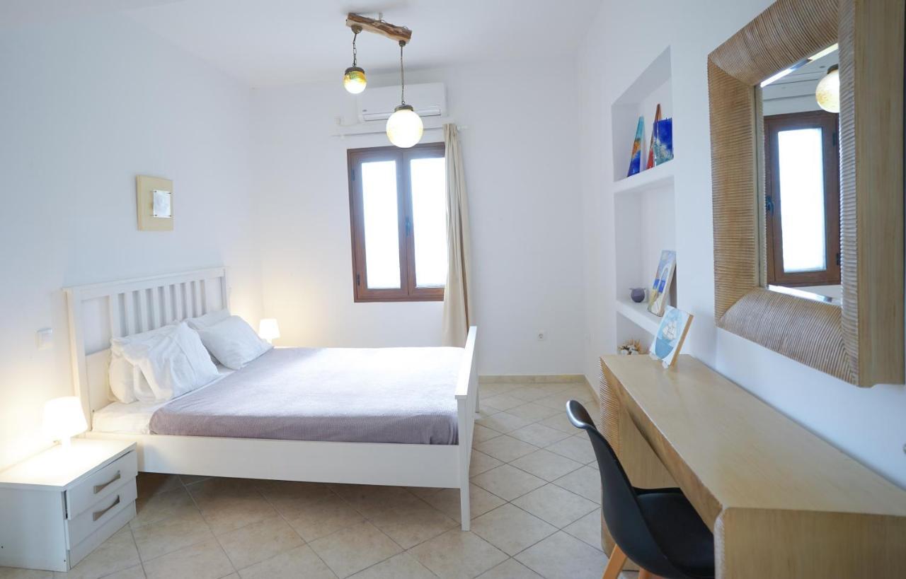 Fira Central Apartments With Veranda Chambre photo